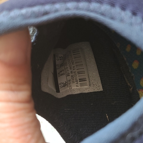 Boys Nike shoes - Picture 4 of 4